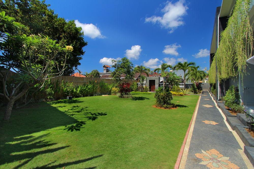 Srikandi Inn Kuta Selatan Exterior foto
